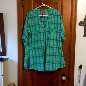 Size 22 green plaid summer shirt